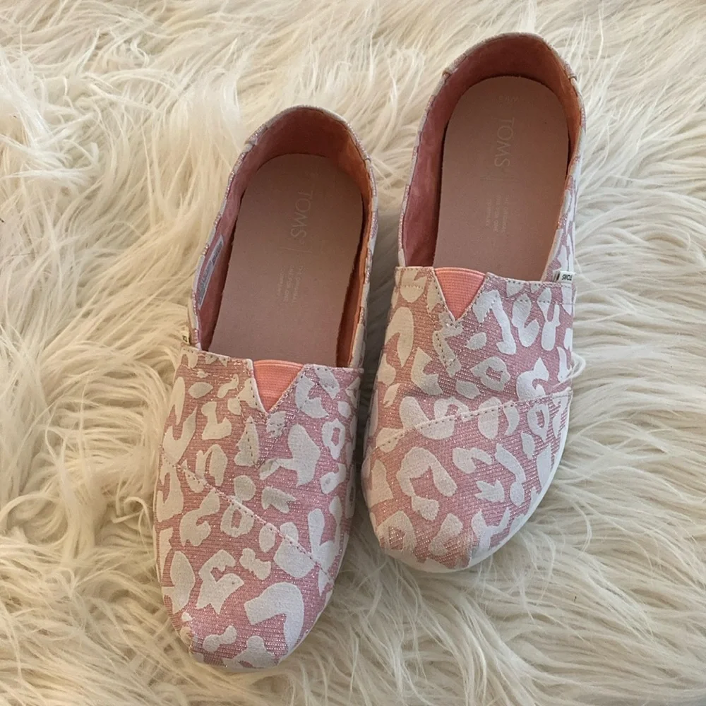 TOMS flats